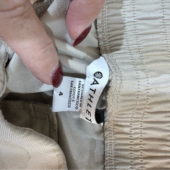 ATHLETA Brooklyn Camo Jogger Pants Elastic Waistband Abalone Beige Womens 4 - Picture 9 of 10